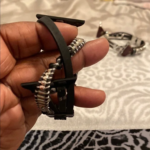 Assorted apple Watch Bands in Silver, Gold, and Brown - Picture 8 of 9